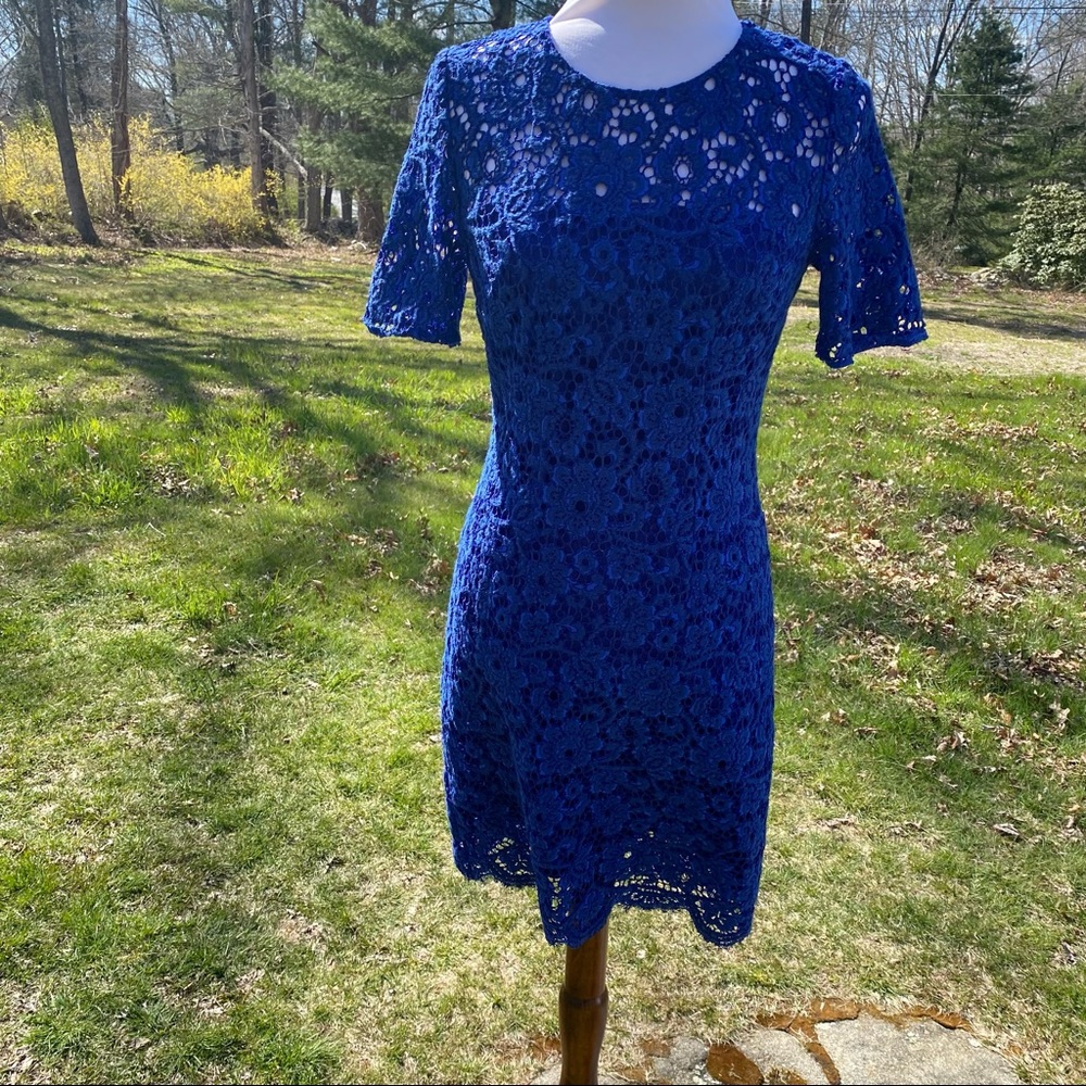 ELIE TAHARI DRESS SHEATH BLUE FLORAL LACE CREWNECK SHORT SLEEVE SIZE 4